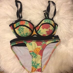 Sunseeker Australian brand bikini XS 32B/C